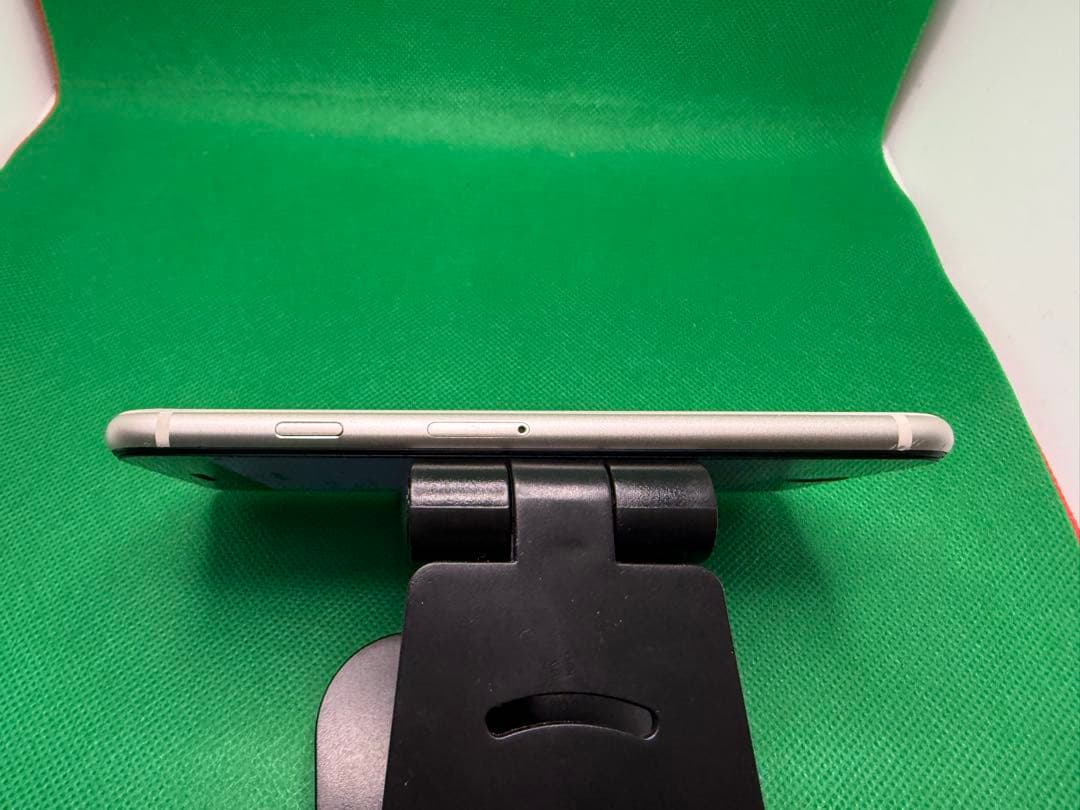 7859 IPHONE SE 第3世代64GB SIMフリー