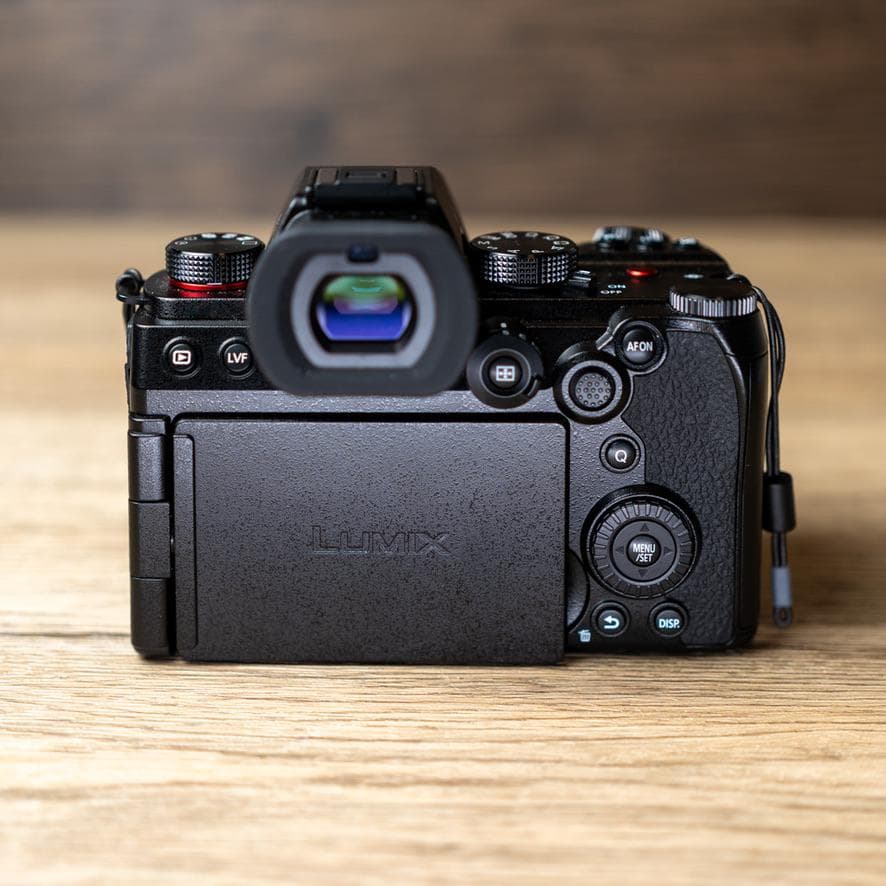 LUMIX S5 II フルサイズミラーレスカメラ 本体と付属品