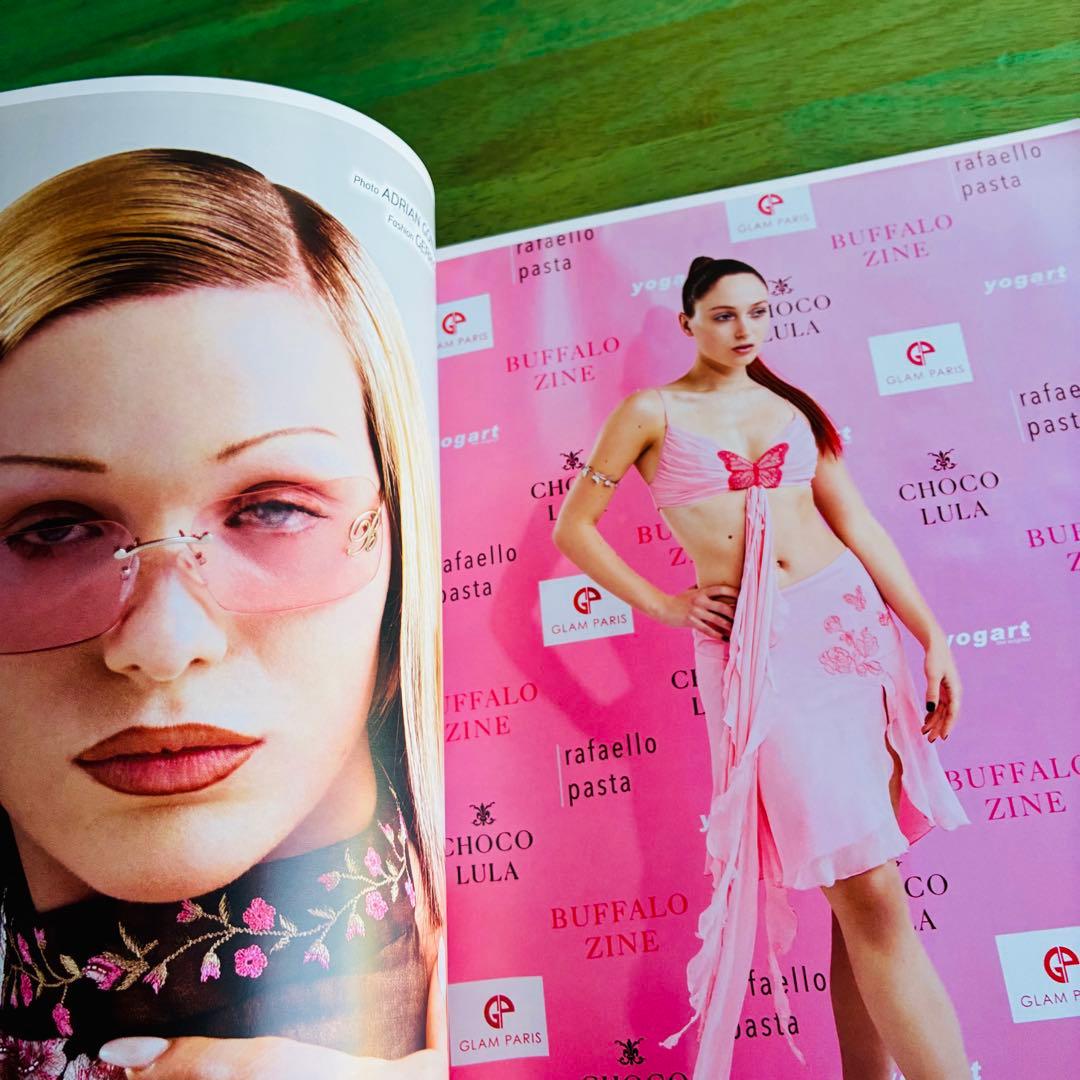 洋書　BUFFALO PINK