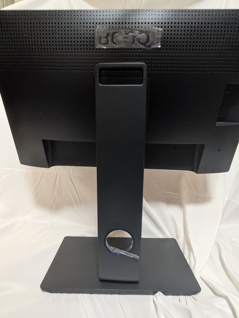 写真編集の定番！BenQ SW270C　キャリブレーションモニター