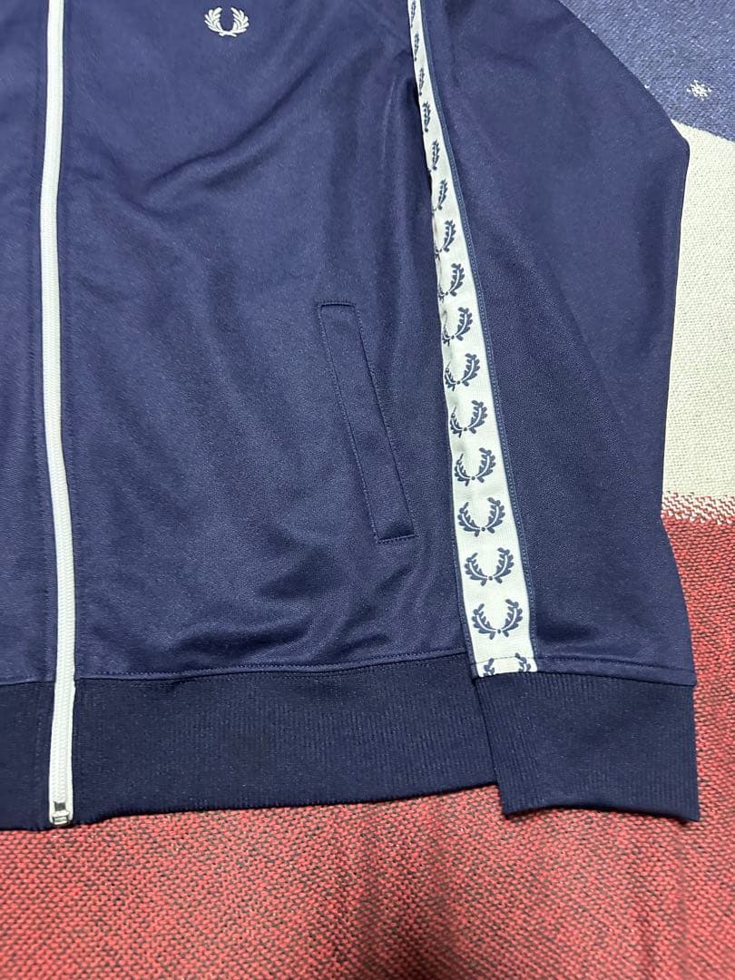 FRED PERRY Taped Track Jacket ネイビー　J6231