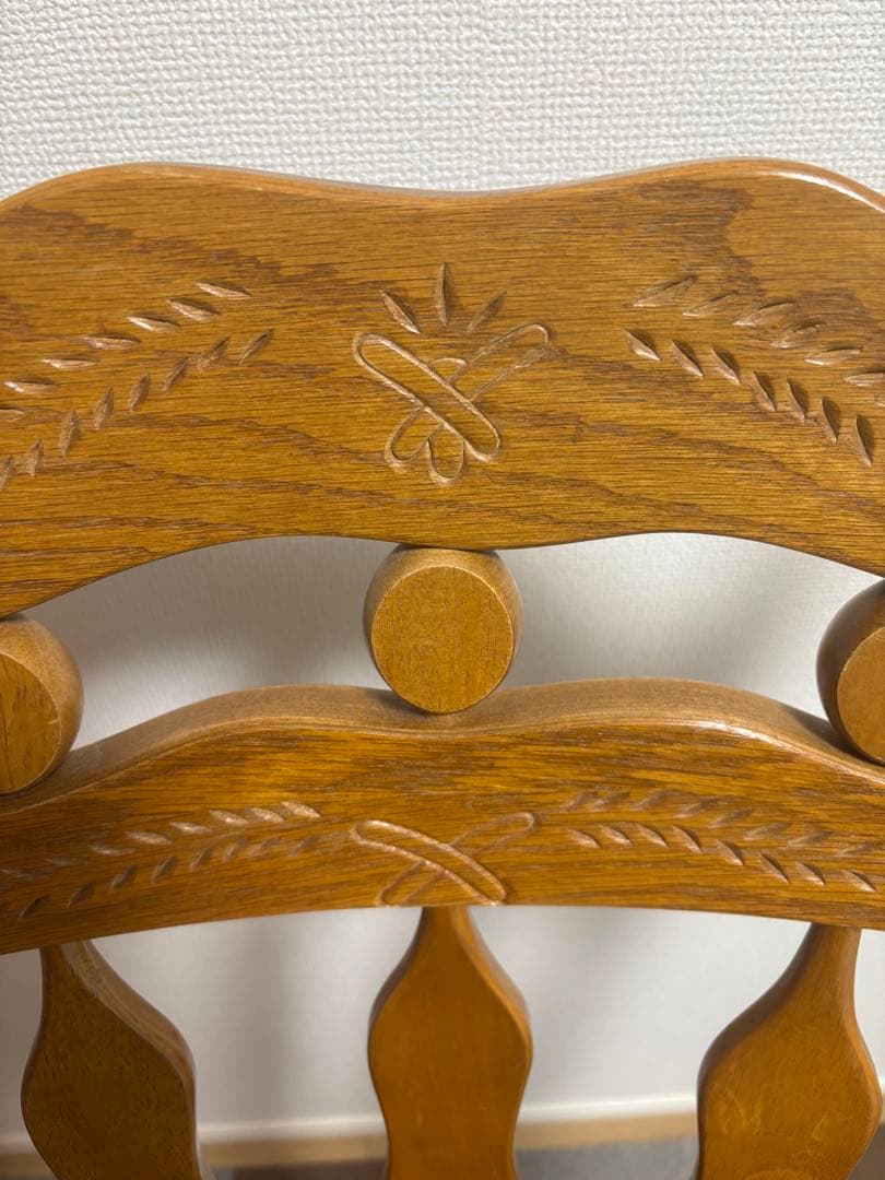 木製アームチェア 肘掛け付き アンティーク調 レトロ椅子