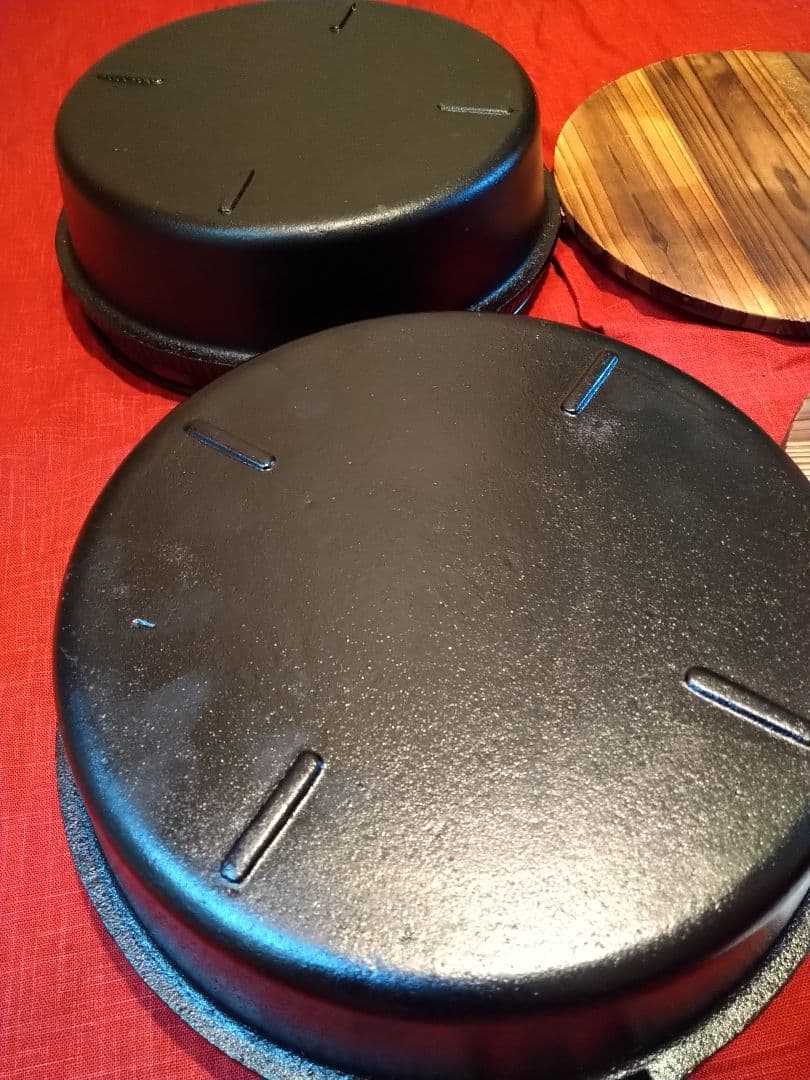 ♦料亭の味をご家庭で♦ 【味の匠・鉄鋳物製】２６cm深型【高級すき焼き鍋 ２鍋】