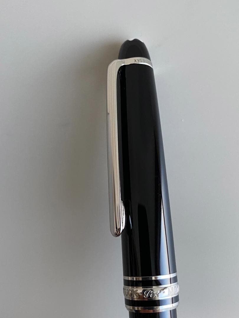 ドイツ製　モンブラン クラシック　P164　プラチナｘブラック ボールペン