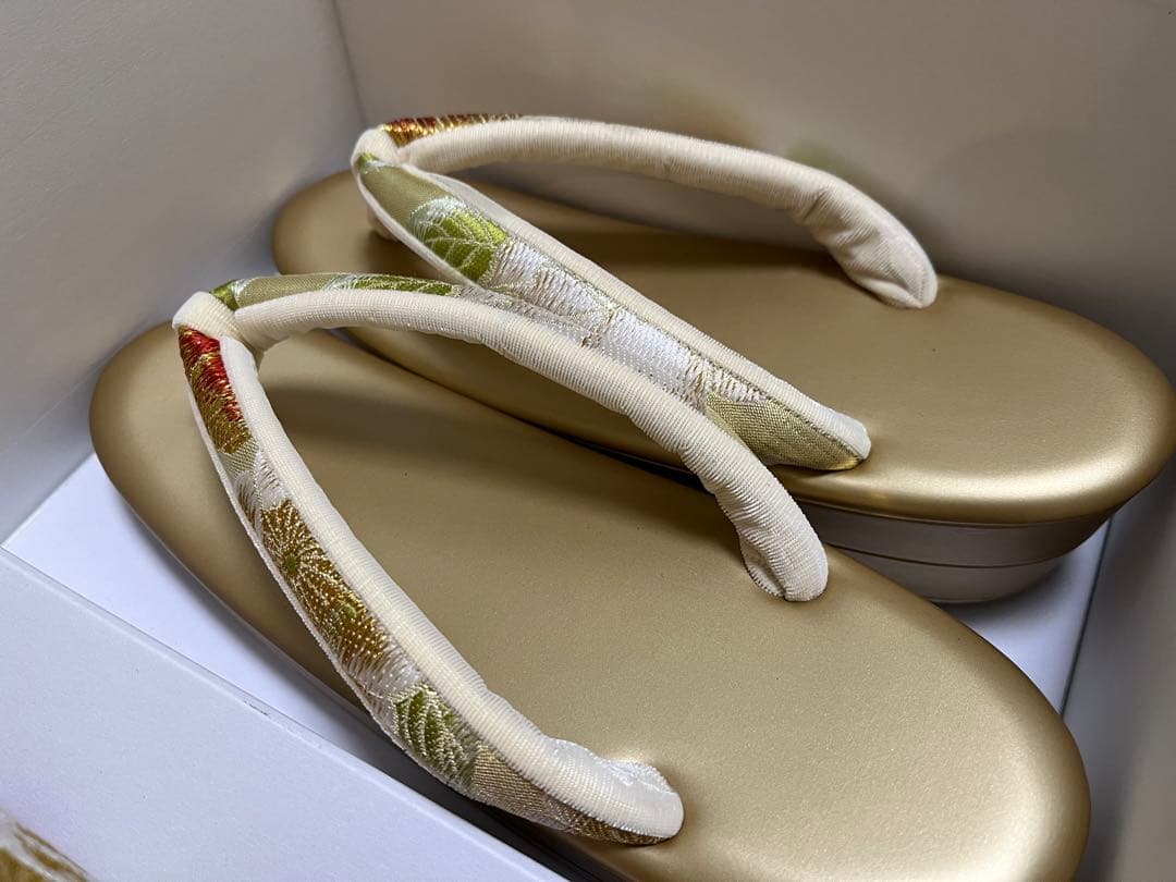 【きものやまと】花柄ゴールドバッグと草履セット