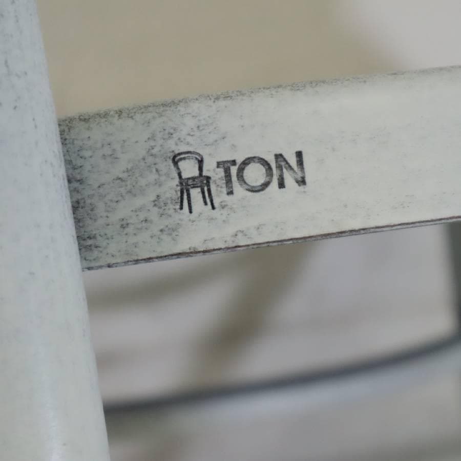 TON クロスバック ダイニングチェア アンティークホワイト 曲げ木 チェコ製3