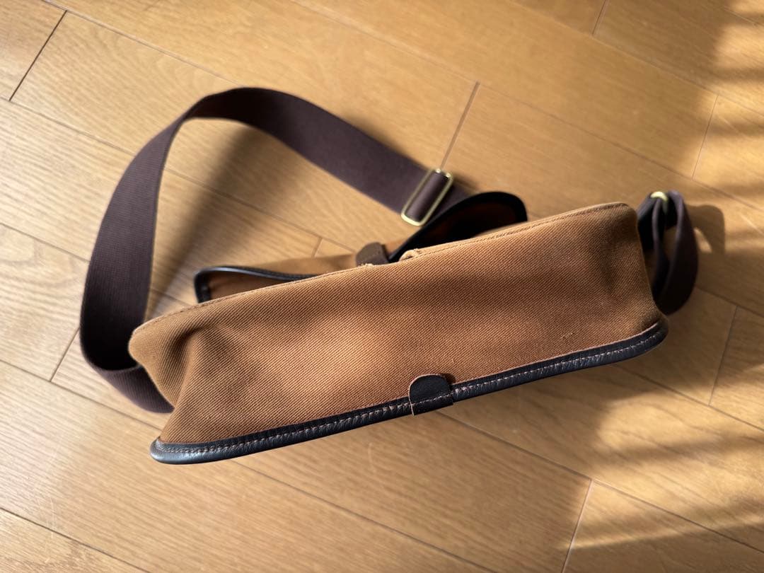 Brady Stour ブラウンキャンバスショルダーバッグ