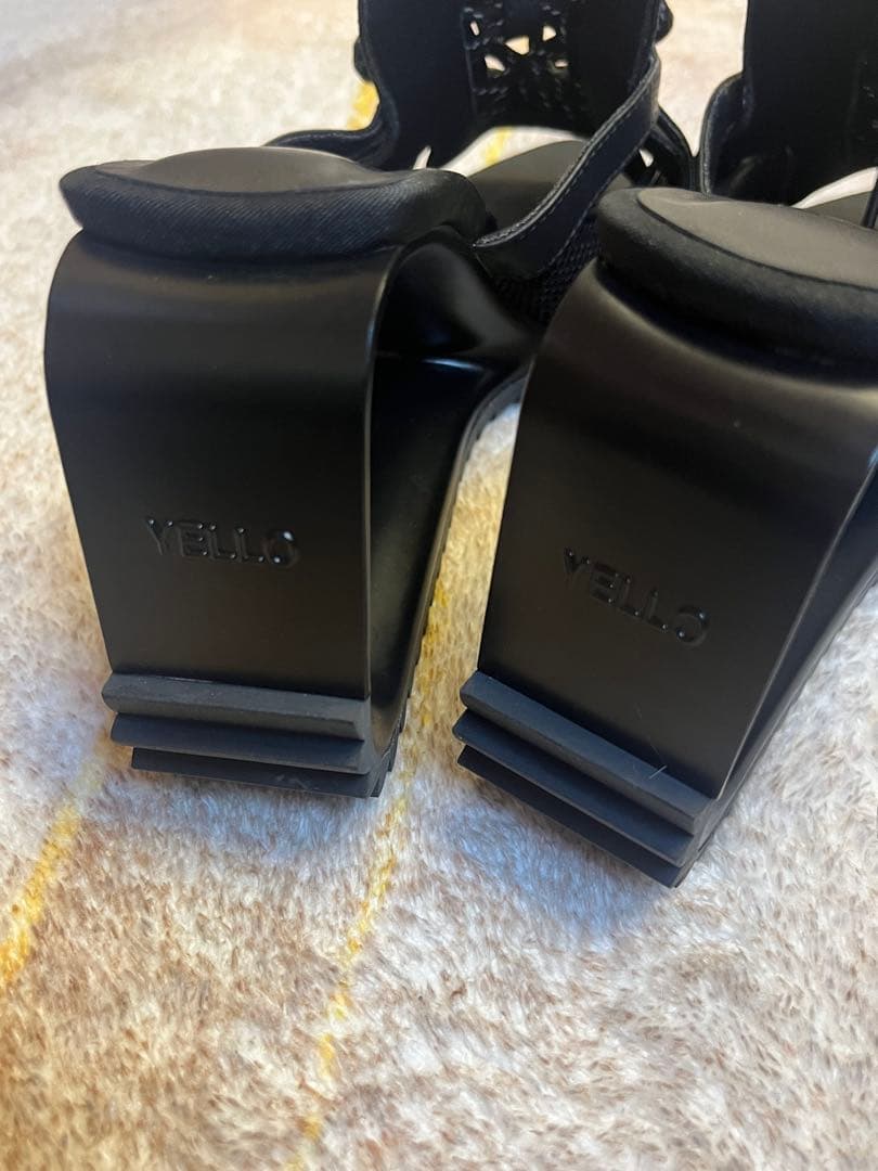 靴 YELLO TANK DEFORMED WEDGE SANDALS L
