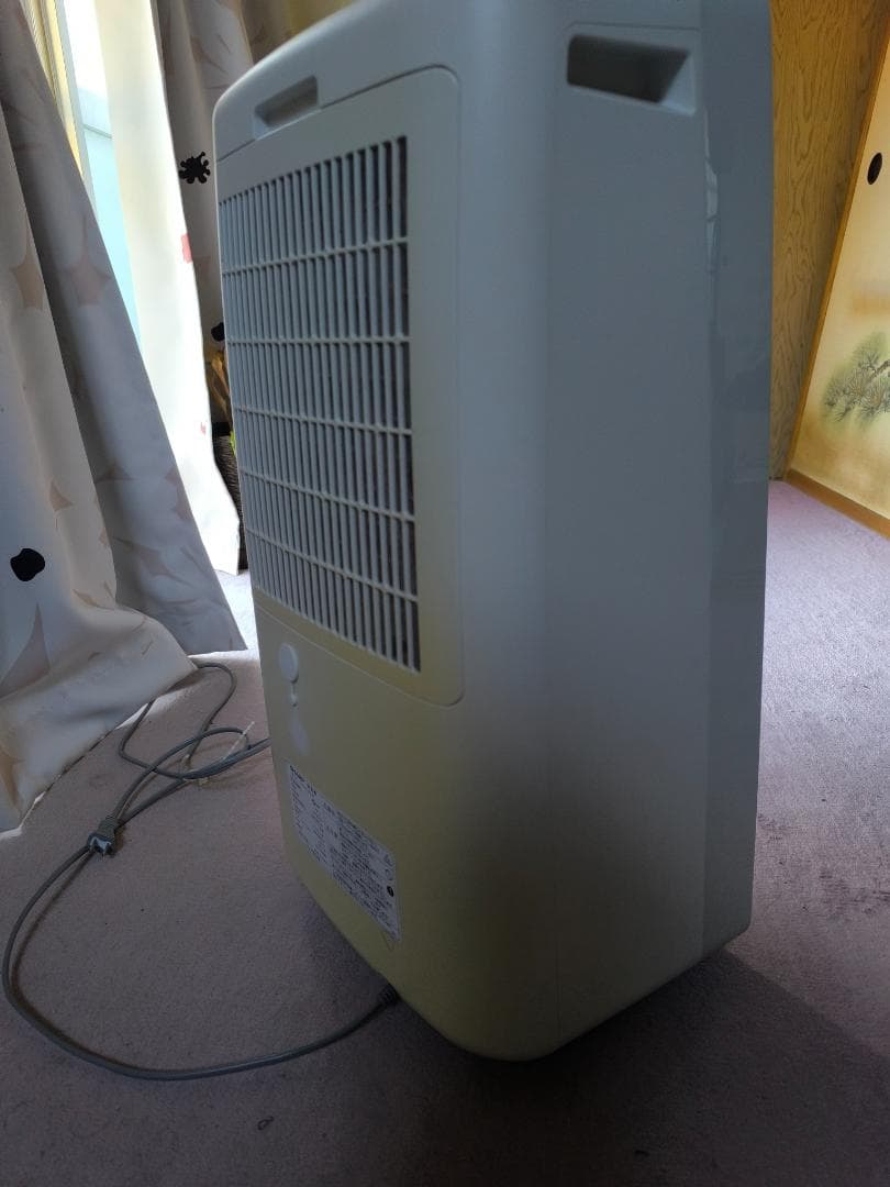 【美品】SHARP シャープ 衣類乾燥除湿機 CV-N120-W 2022年製