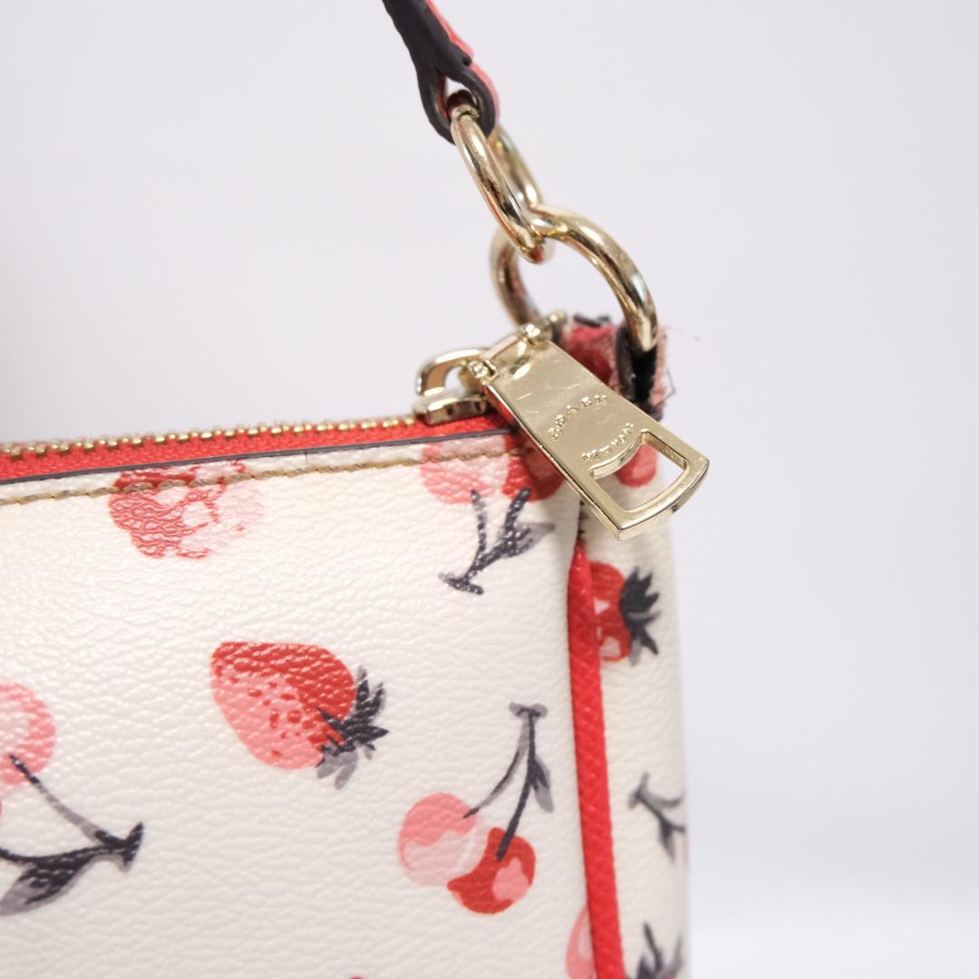 coach Strawberry cherry　accessory pouch