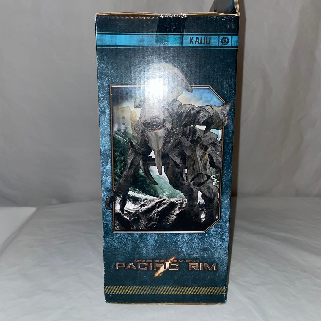 未開封 NECA PACIFIC RIM KAIJU MUTAVORE