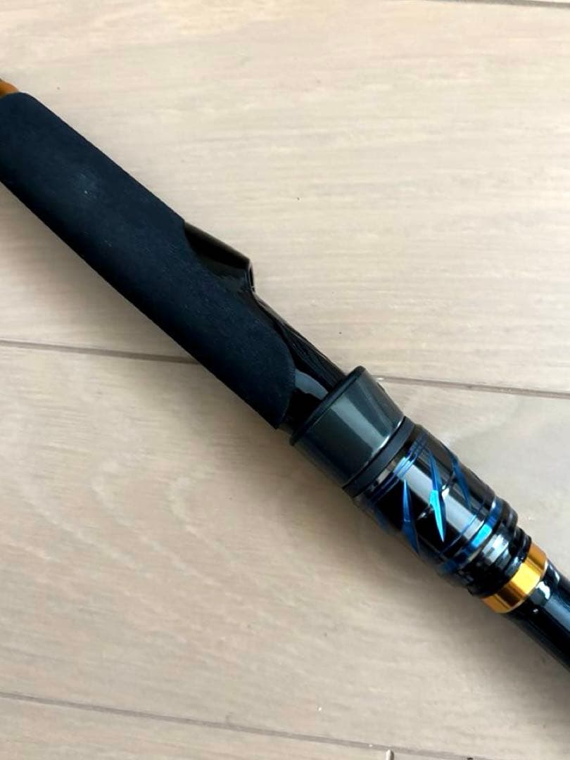 値下げ‼️★美used ダイワ 海上釣堀 25クラブブルーキャビン MH-300