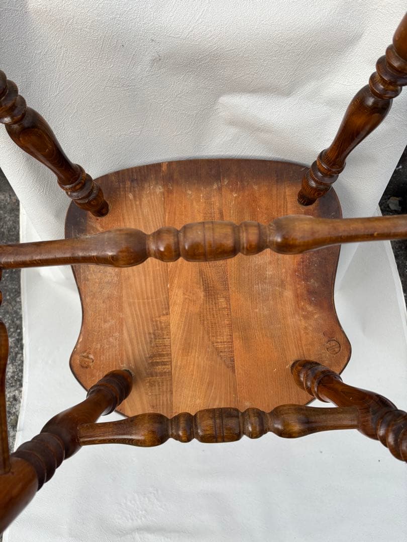 アンティークな飛騨産業のウィンザーチェア　キツツキマーク　椅子希少