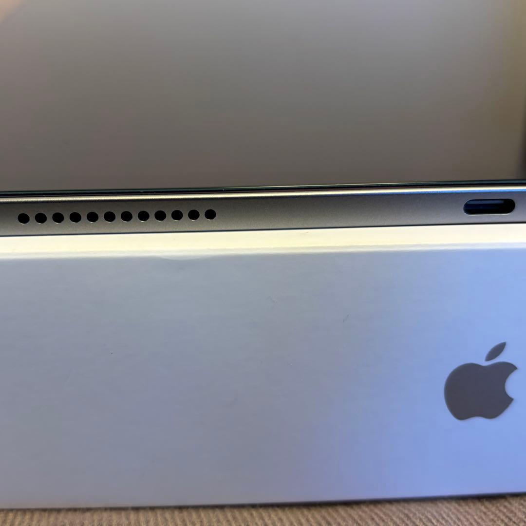 iPad Air (M3) 13インチ　Wi-Fi版　スペースグレイ　128GB