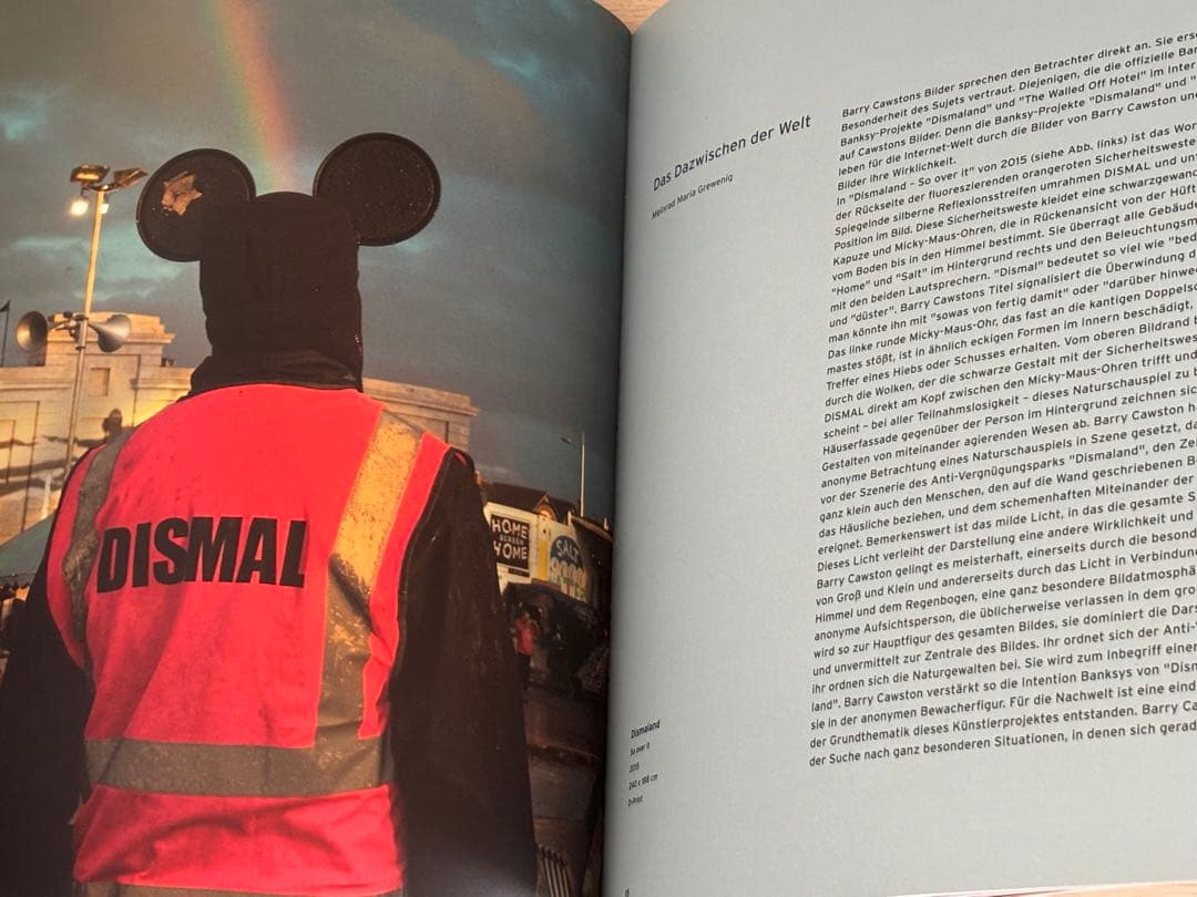 Banksy's Dismaland & Others バンクシー　アートブック