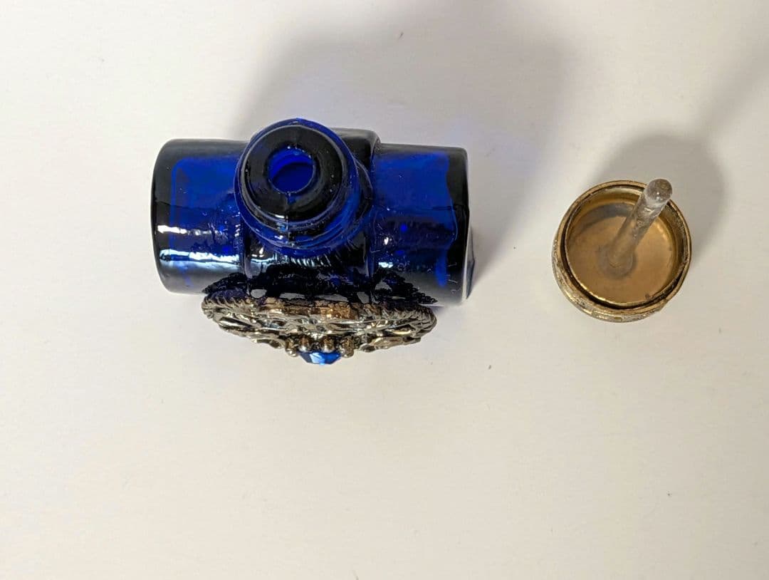 チェコ 香水瓶 コバルトブルーが綺麗 ボヘミアンガラスと他4点と2セット