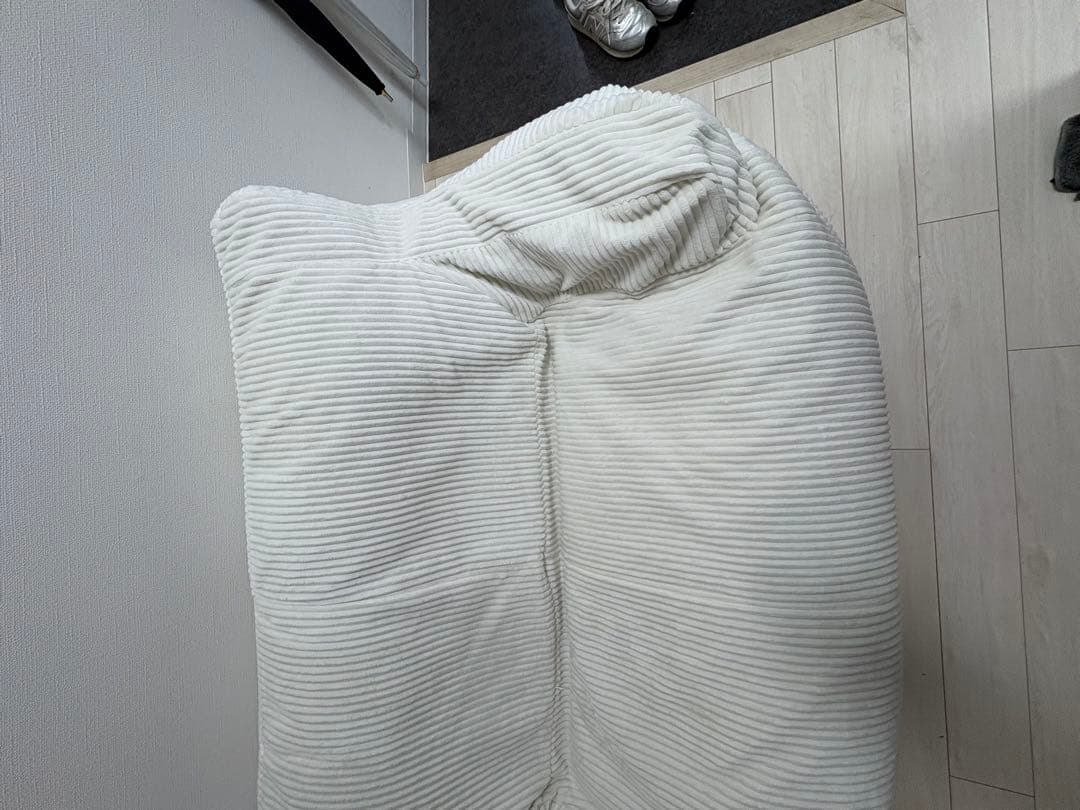 【引取歓迎　大阪】LOOSY 2人掛けビーズソファ アイボリー