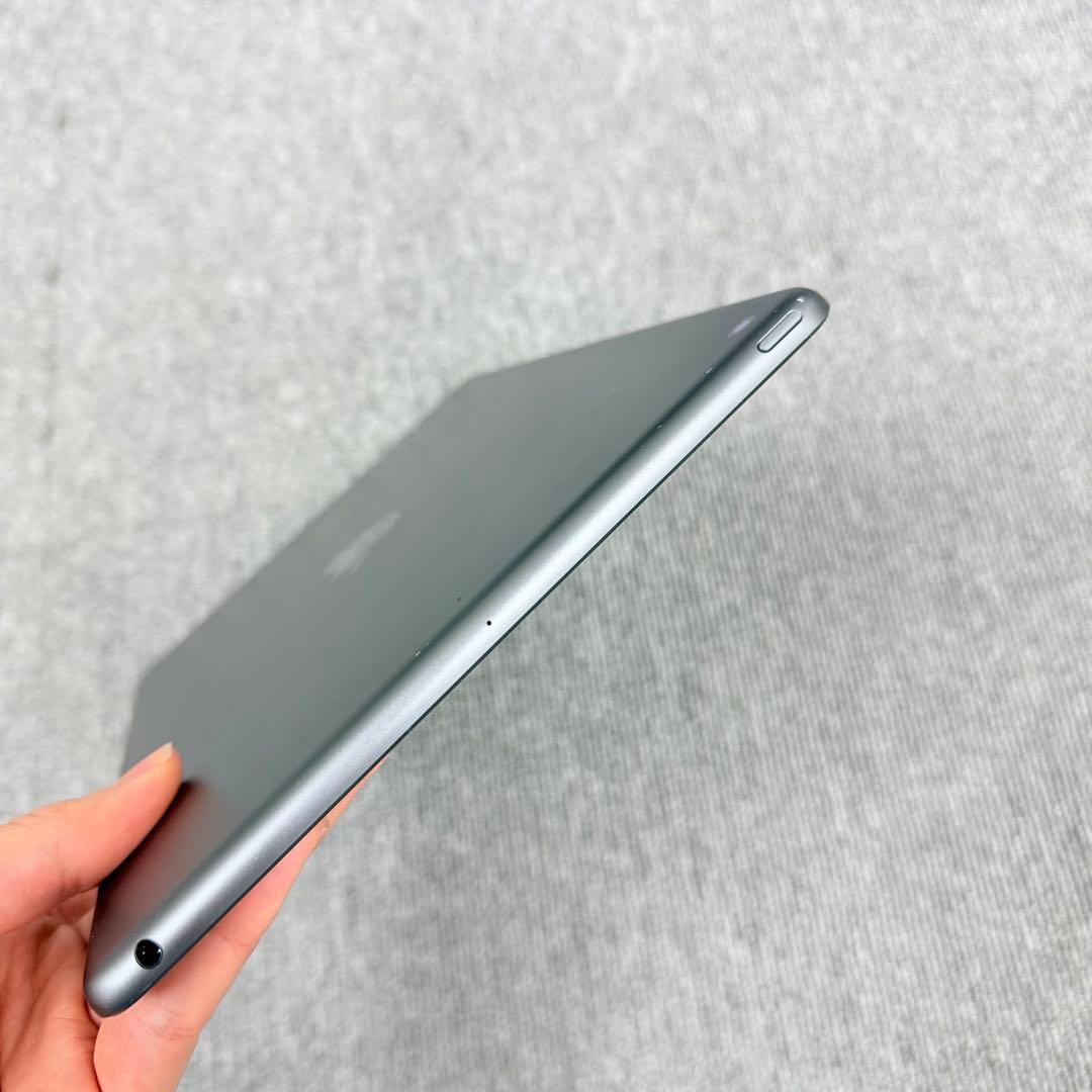 iPad 第7世代 (2019年モデル) 32GB Wi-Fi スペースグレイ