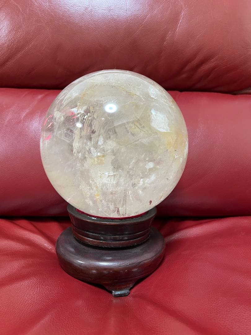 ヒマラヤ水晶　特大　レインボー有り　丸玉　パワーストーン　台座付き