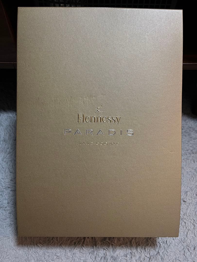 Hennessy PARADIS 専用ボックス付き