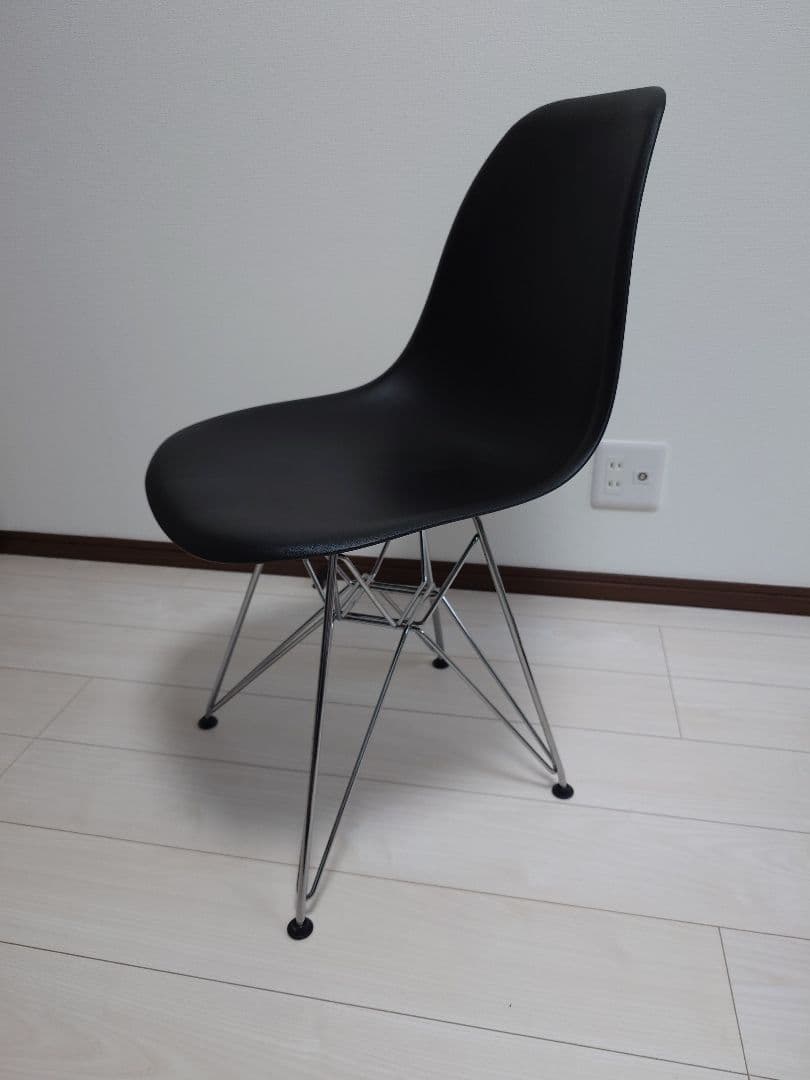 Herman Miller イームズサイドシェルチェア