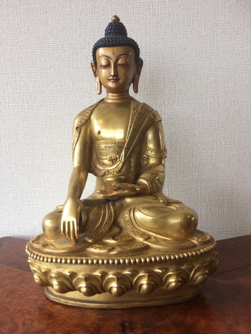 ブッタの生誕地ネパール製ブッタ像ー金張り