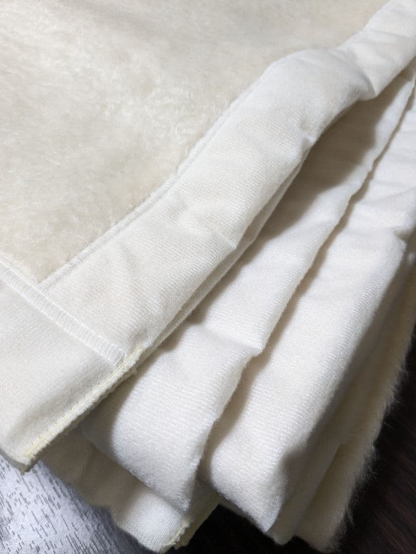 シルク毛布 絹 100％ 桐箱入り ①