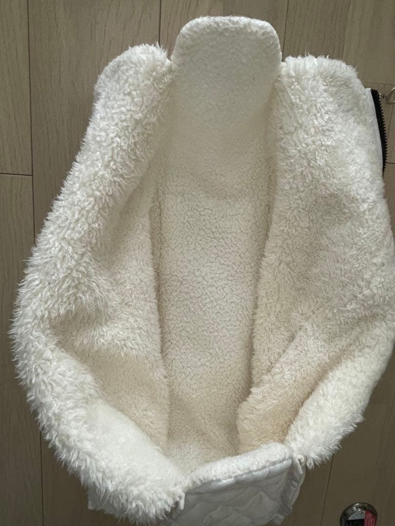 ★ ファンドル　スリングバッグ　スタンダードサイズ　Sサイズ　ブラック　黒 ★