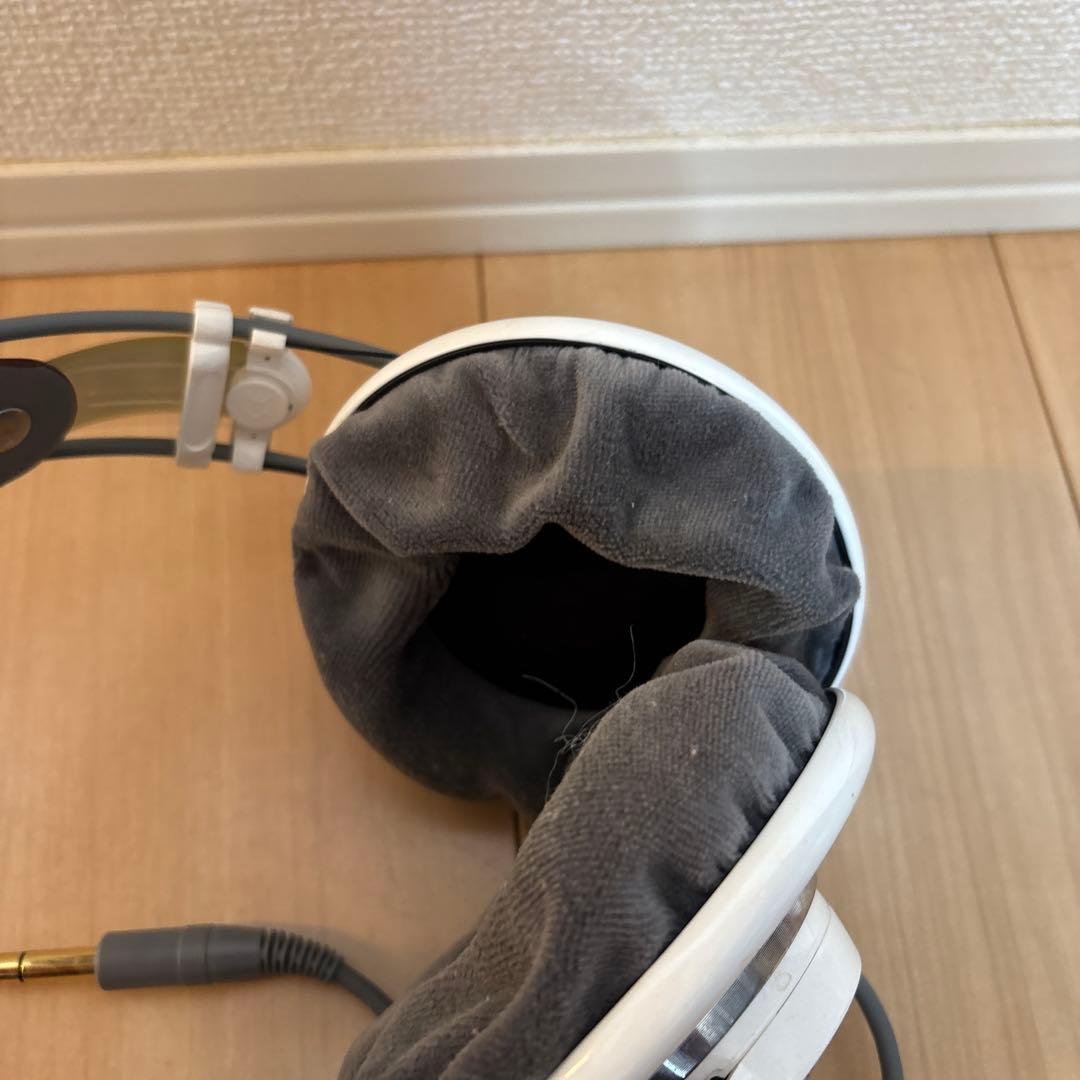 ヘッドホン AKG K701 WHITE