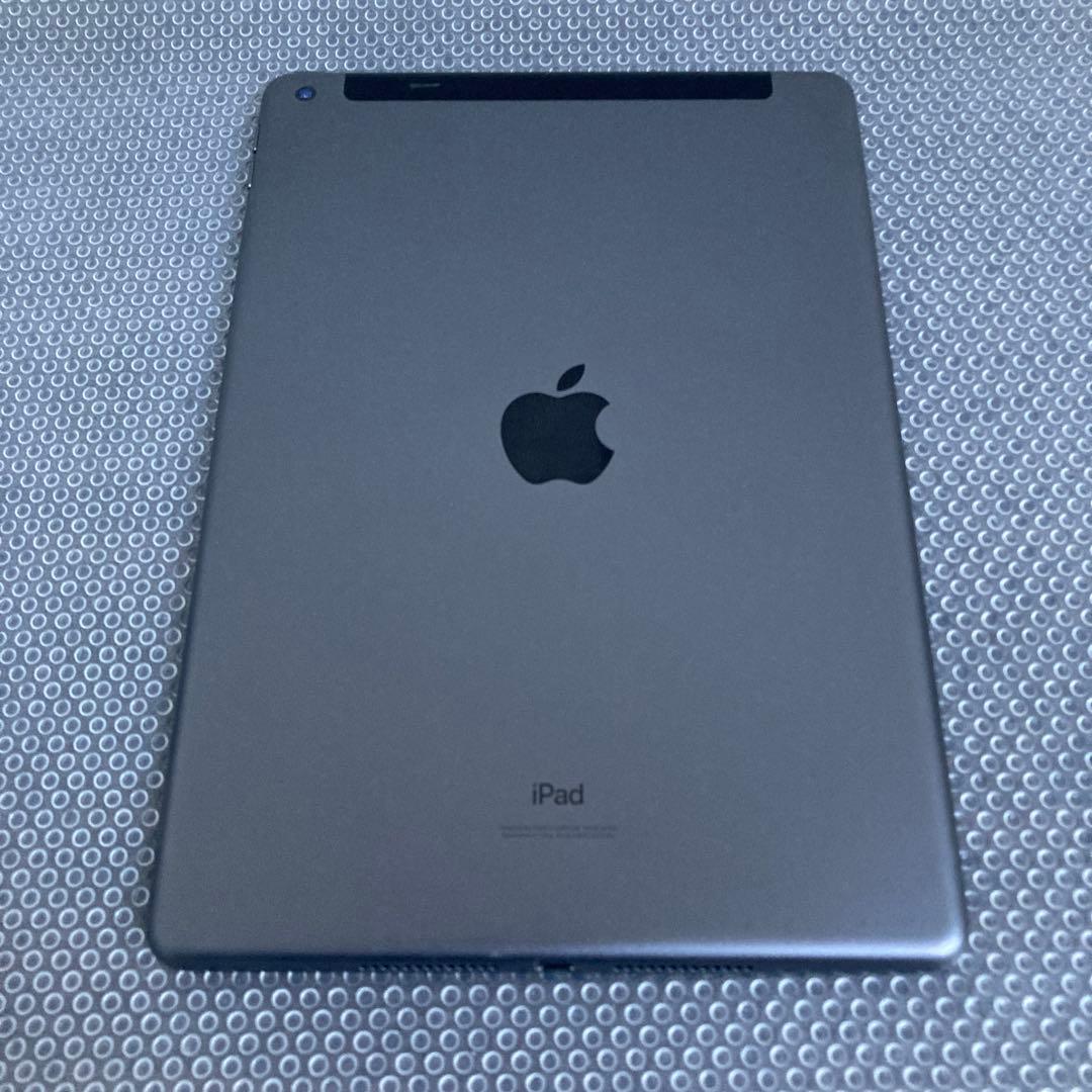 3786【早い者勝ち】電池最良好☆iPad8 第8世代 32GB SIMフリー☆