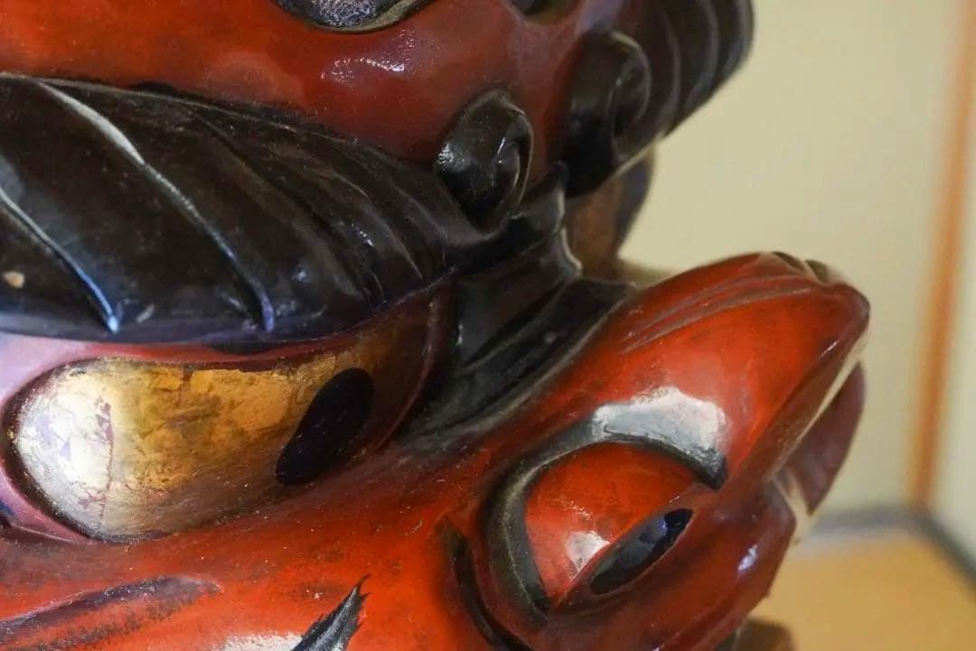 み*く様 【獅子頭　漆塗り・金箔貼り】木彫　彫刻　獅子舞　民藝　骨董品　時代物