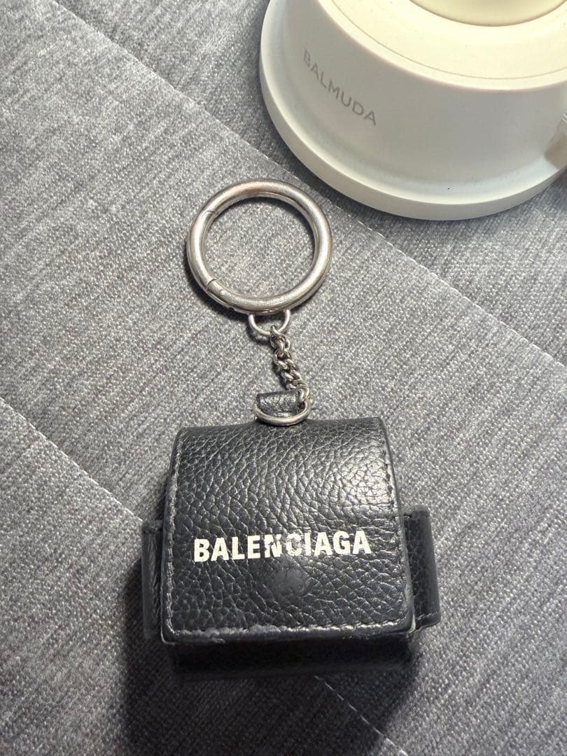 バレンシアガ ブラック レザー AirPods Pro用ケース 黒