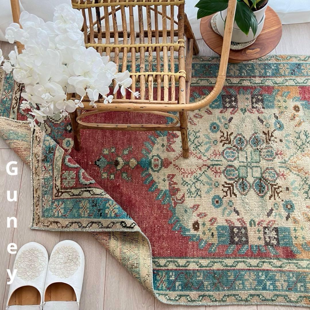 専用✳︎ギュネイラグ　柔らかレッド　ペールブルー　グリーン　トルコヴィンテージラグ