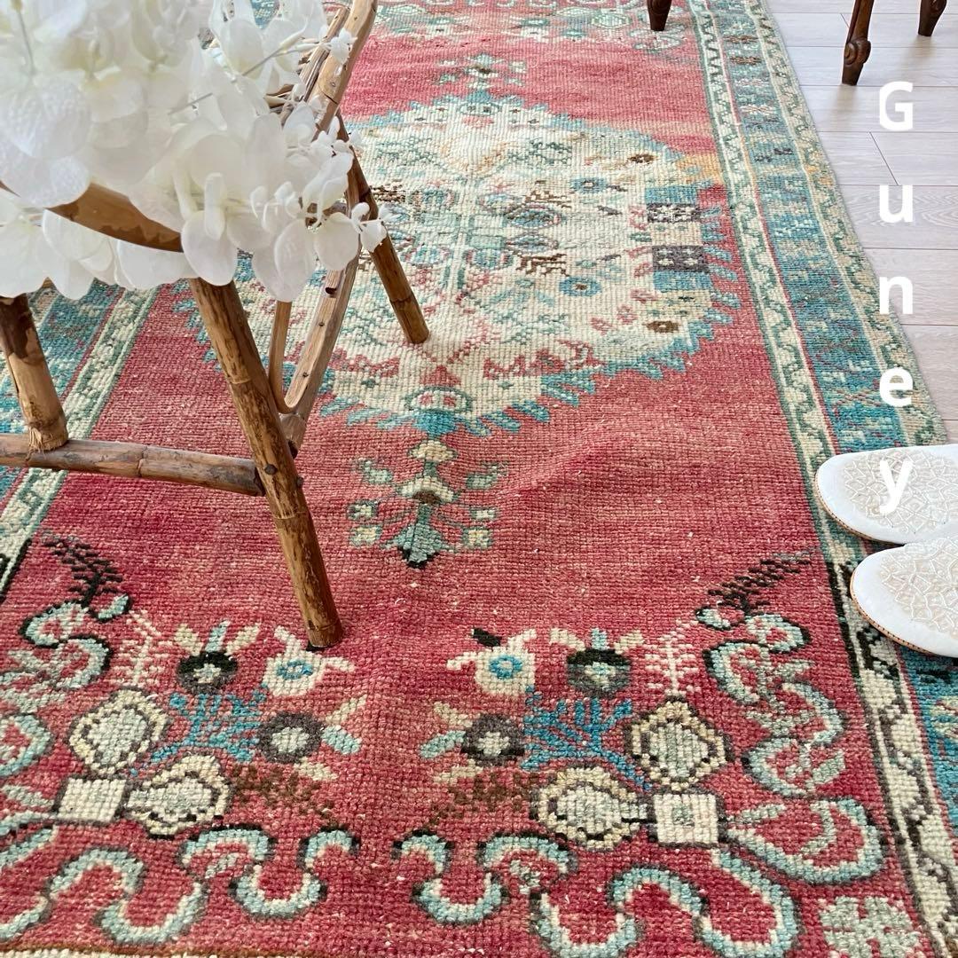 専用✳︎ギュネイラグ　柔らかレッド　ペールブルー　グリーン　トルコヴィンテージラグ