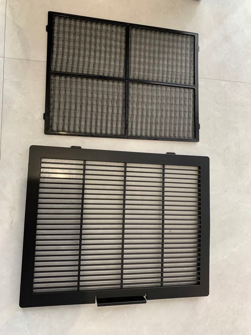 プラスマイナスゼロ　±0 除湿機　衣類乾燥　ブラック　モノトーン　梅雨