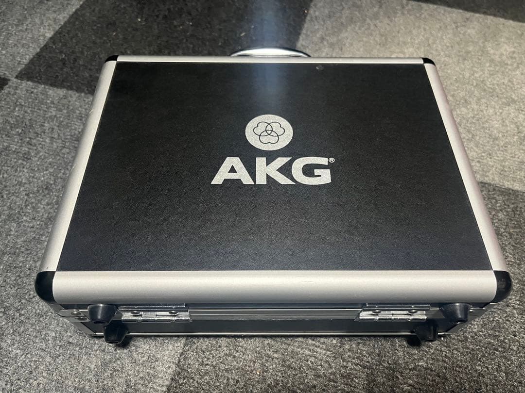 AKG C214 コンデンサーマイク　ケース付き