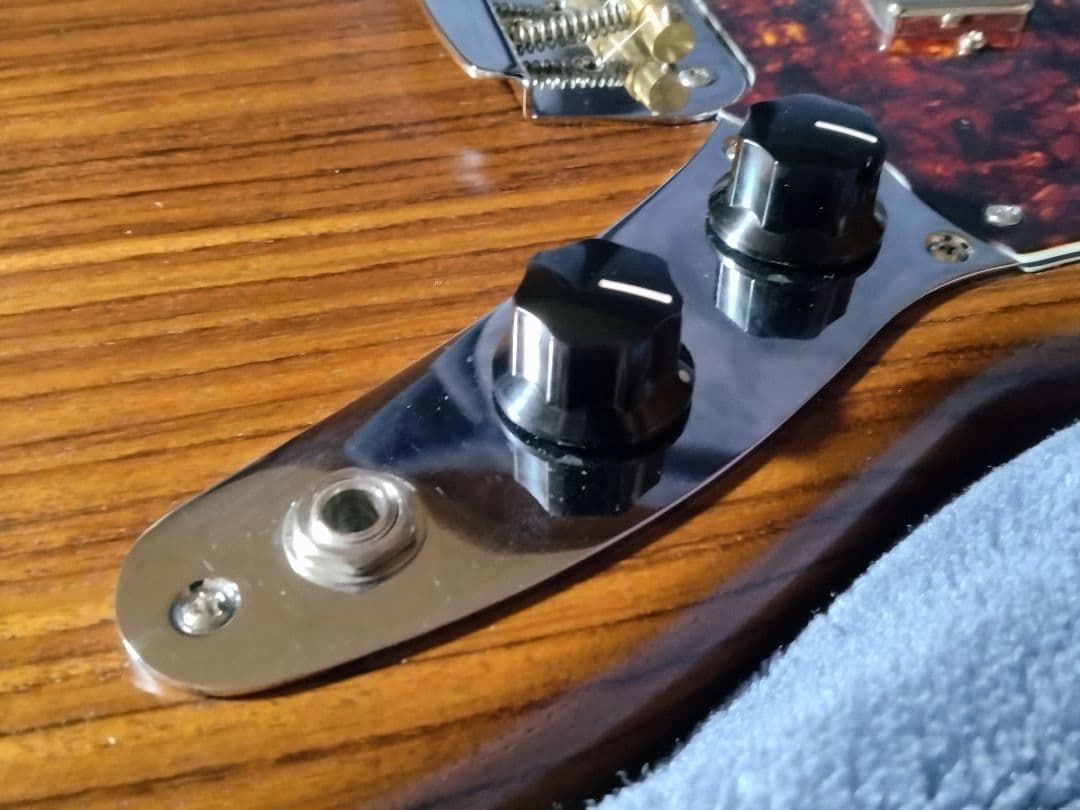 N*A様 フェンダー　ヴィンテージデュオソニックネック　コンポーネントギター