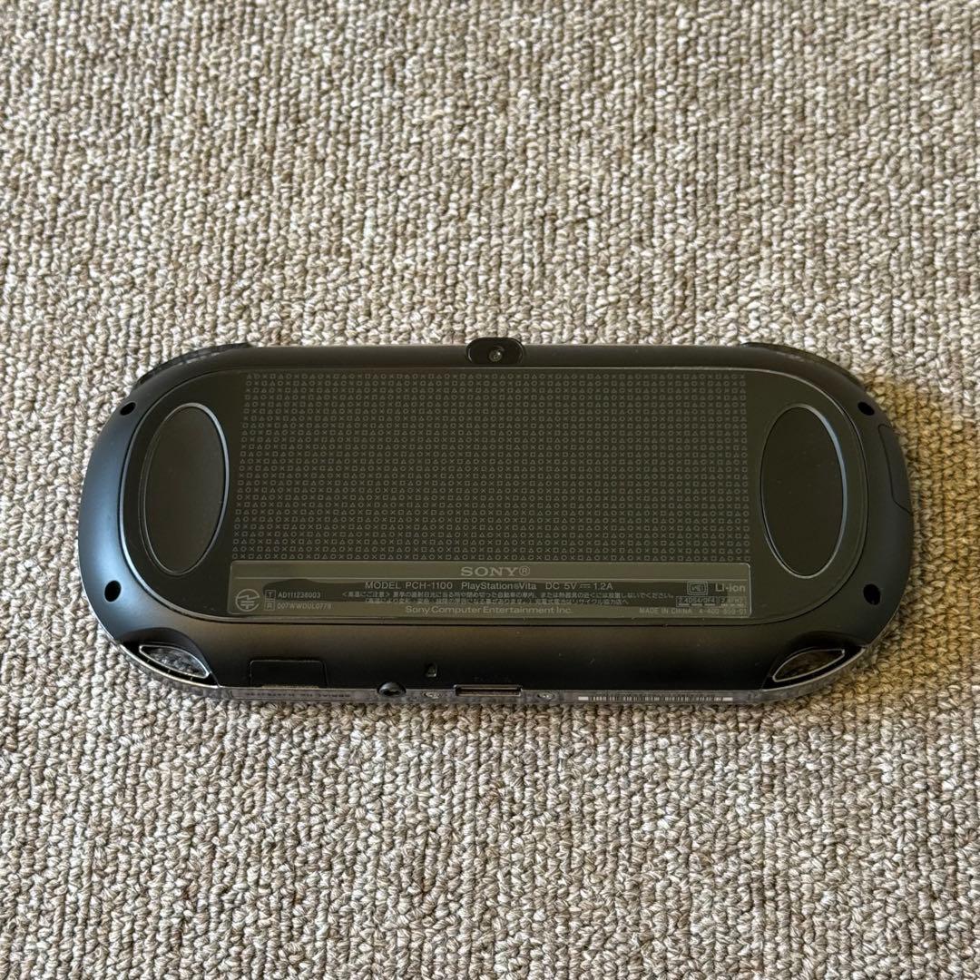 【極美品】PSVITA PCH-1100 クリスタル・ブラック 3-008