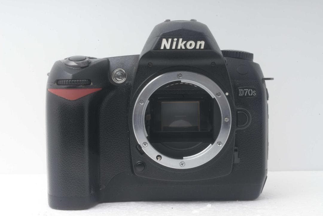 ❤️新品級Nikon D70s 一眼レフ ❤️ 望遠＆標準レンズ付き ❤️