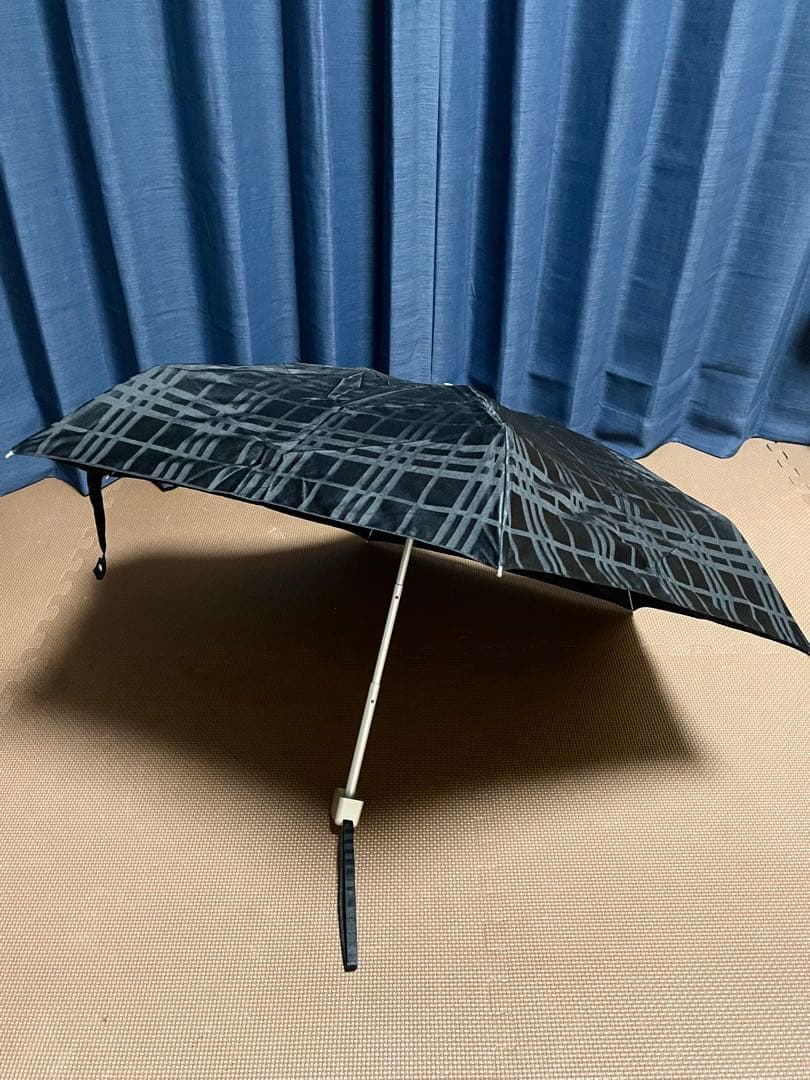 【未使用】バーバリー　ブラック チェック柄 折りたたみ傘