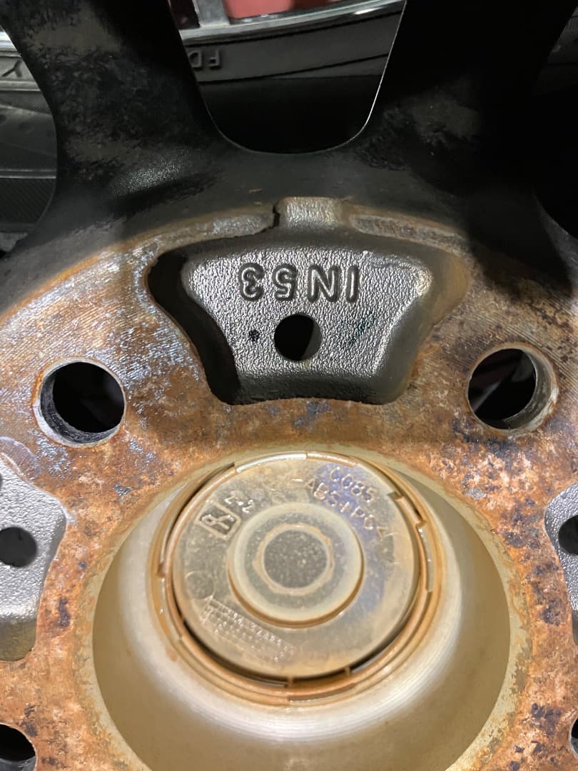 ② レオニスMX 18インチ　7J PCD114.3 2本