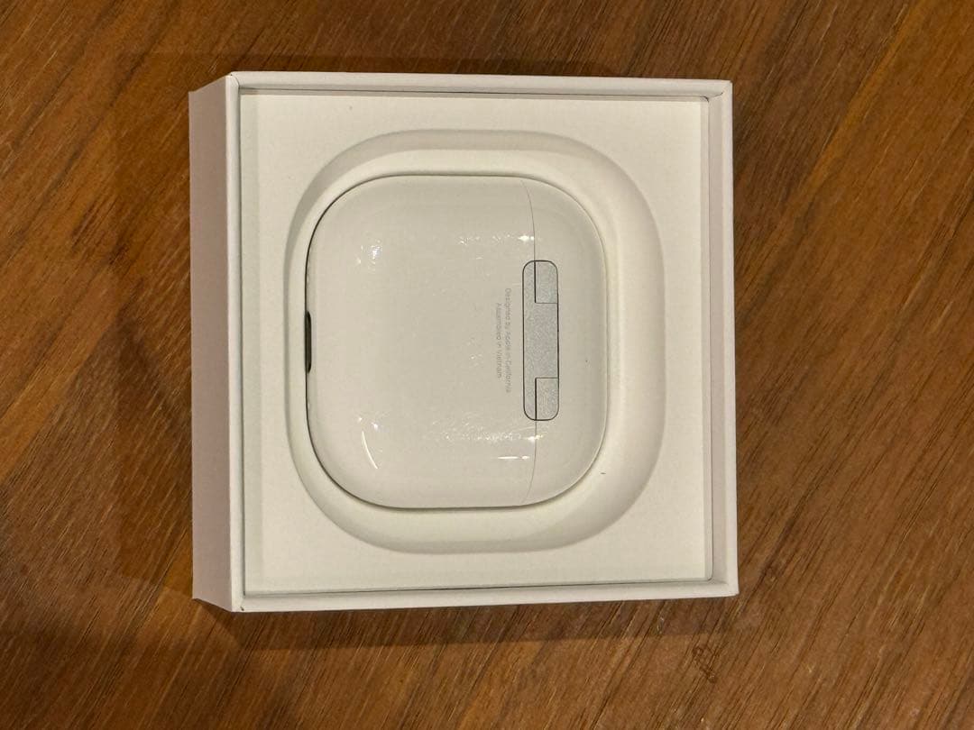 AirPods 4 アクティブノイズキャンセリング有り