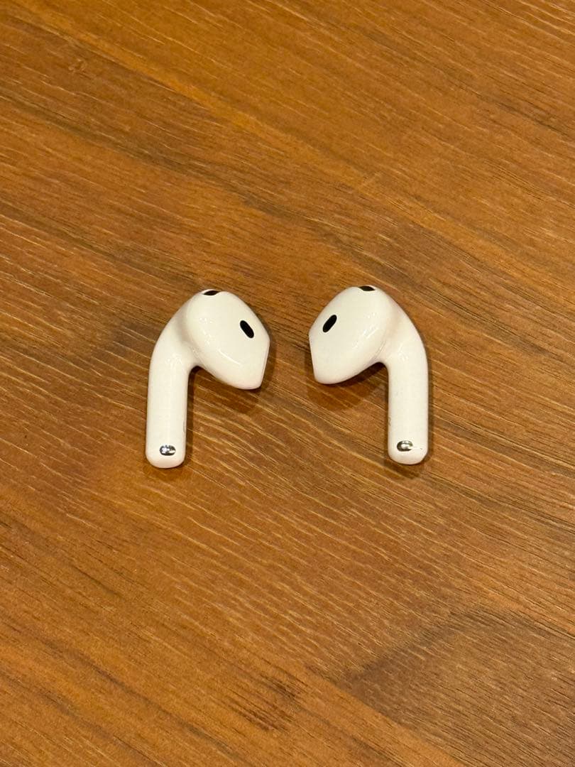 AirPods 4 アクティブノイズキャンセリング有り