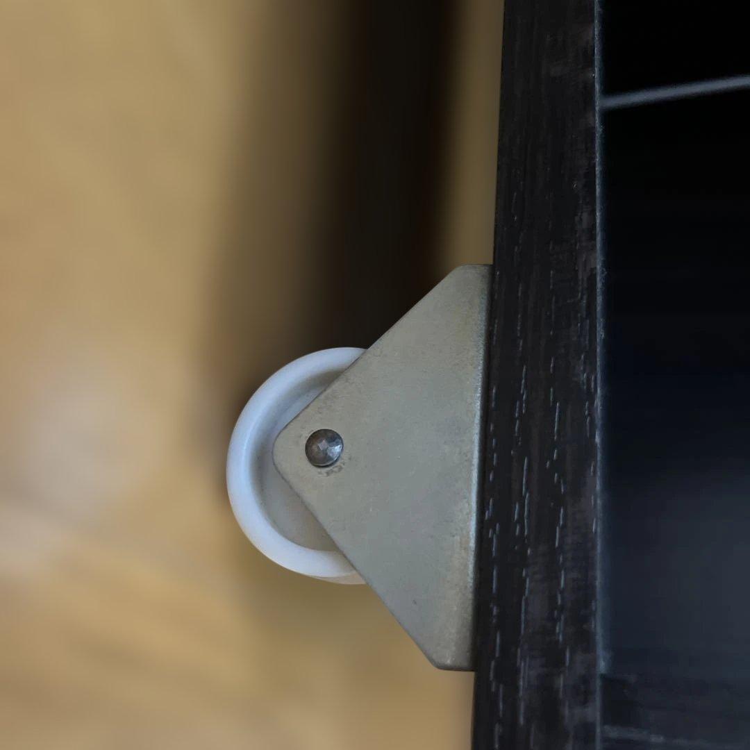 ダークブラウン 扉付き本棚 8棚 キャスター付き