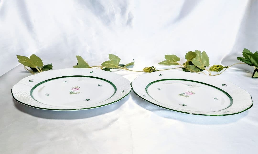 ヘレンド【未使用・美品】《ウィーンの薔薇》ディナープレート25.7cm2枚セット