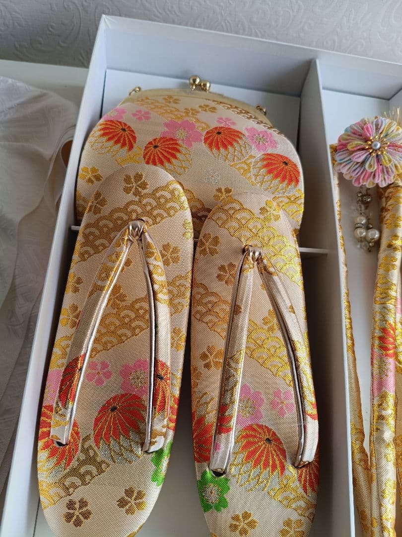 専用です☆上級品☆正絹白地に刺繍の着物と作り帯☆七五三フルセット