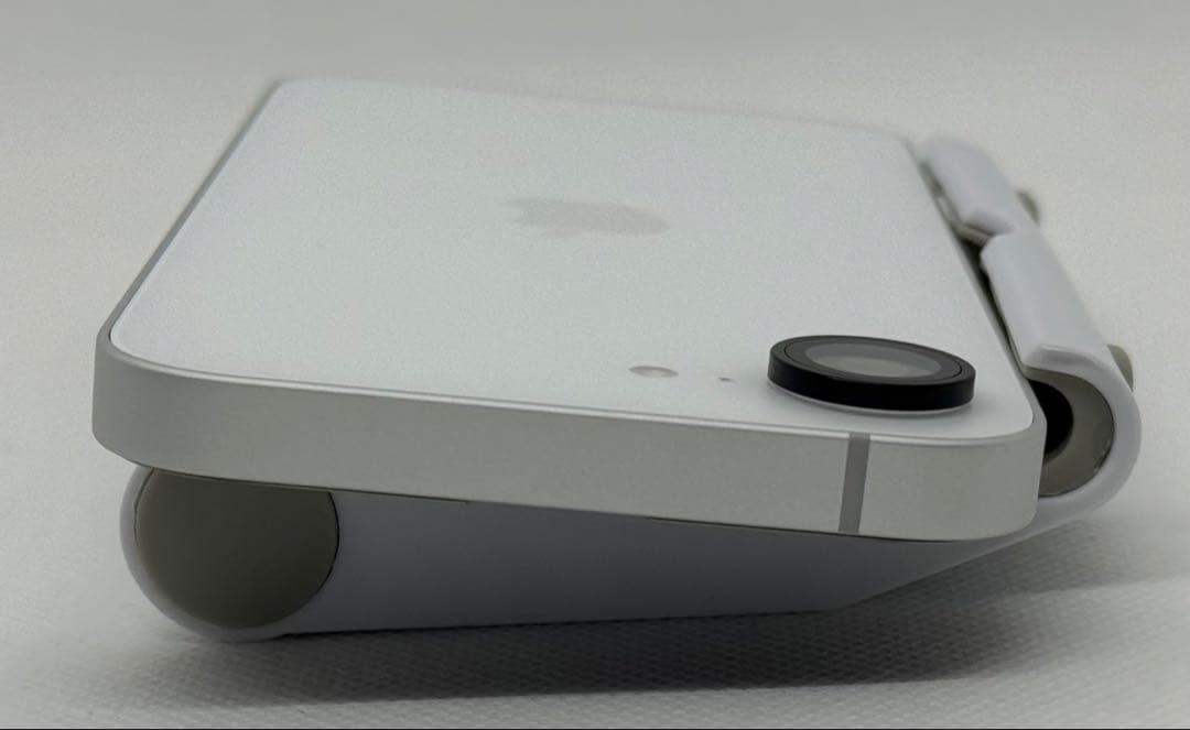 iPhone 16e 128GB ホワイト バッテリー最大容量100%