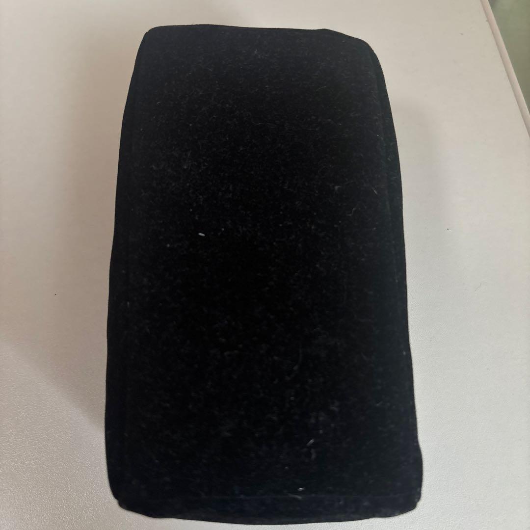 ガラスのミニショーケース ビロードの袋付き