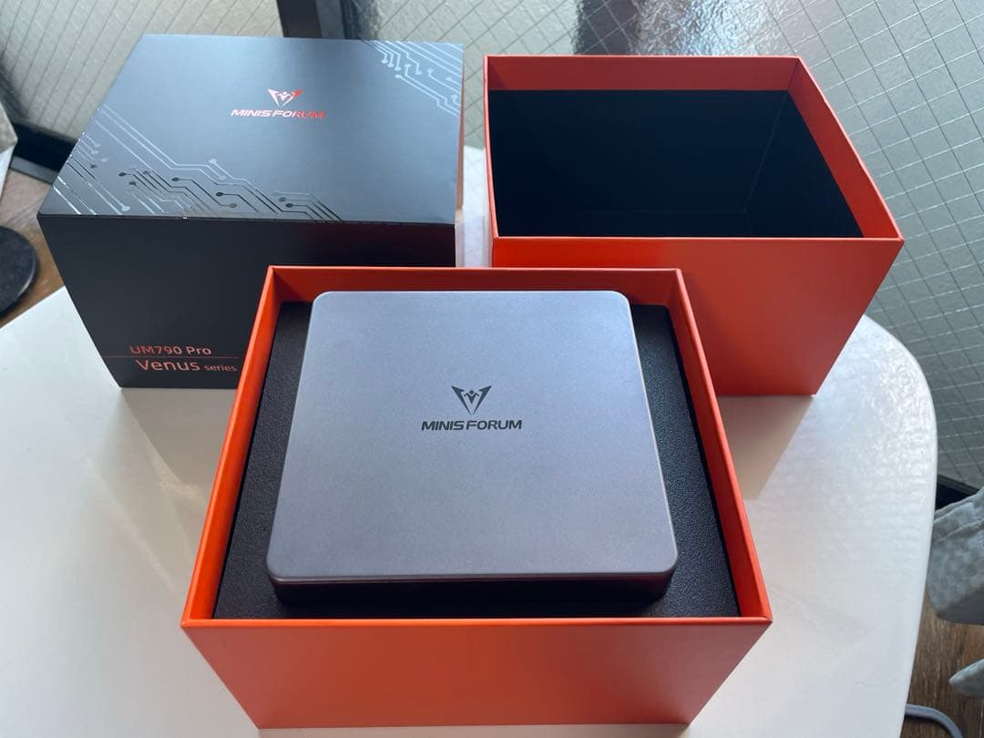 ミニPC MINISFORUM UM790Pro AMD Ryzen 9 7940HS