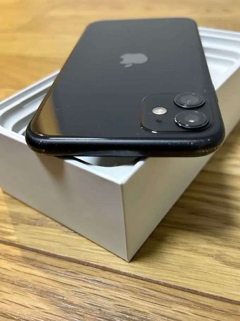 Apple iPhone 11 64GBブラック 本体